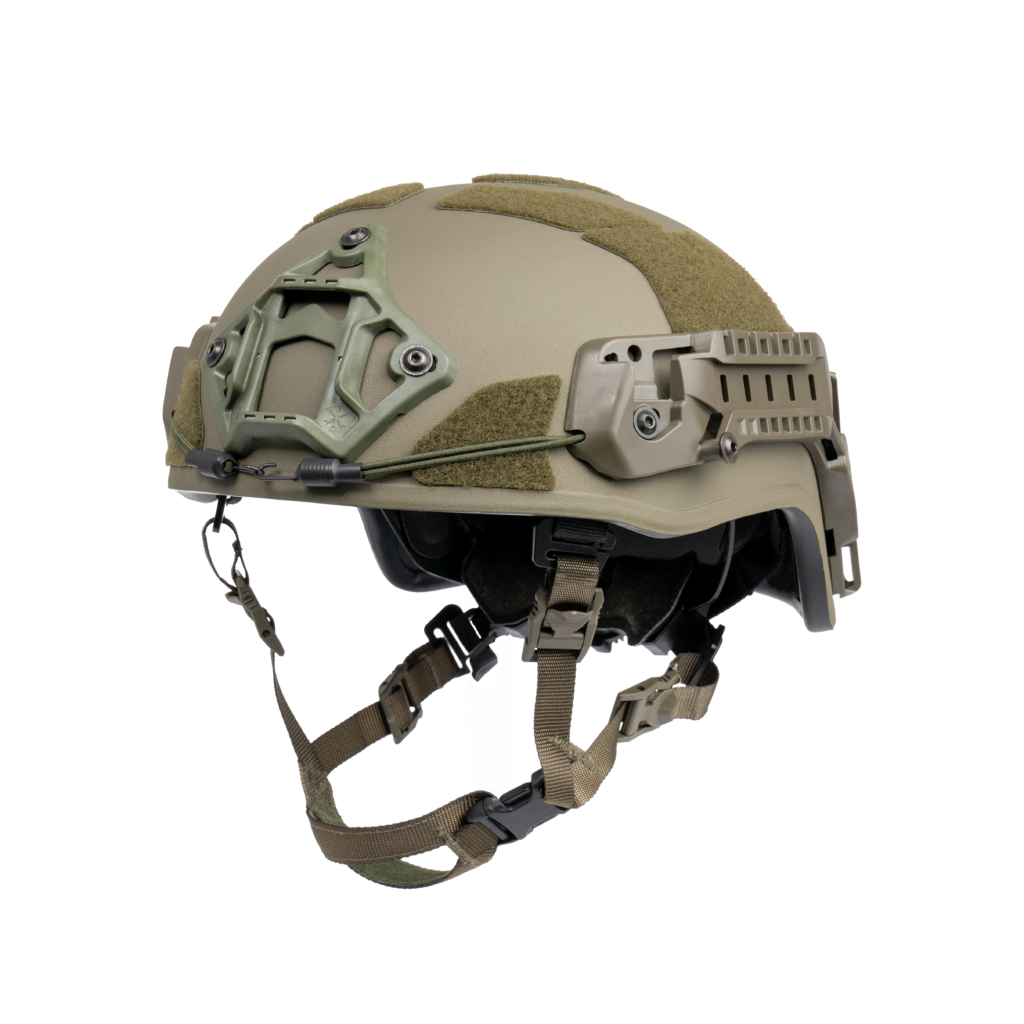 Ballistic, boltless helmet AMP-1 X in high cut for law enforcement operations. Photo from the front left.
